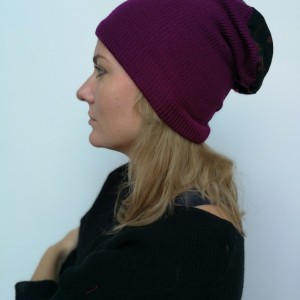 fioletowa amarantowa wełniana czapka na zimę produkt handmade