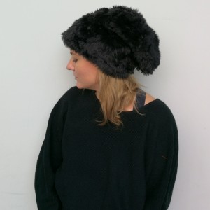 czapka futrzana damska czarna boho zimowa z kawałkiem paska