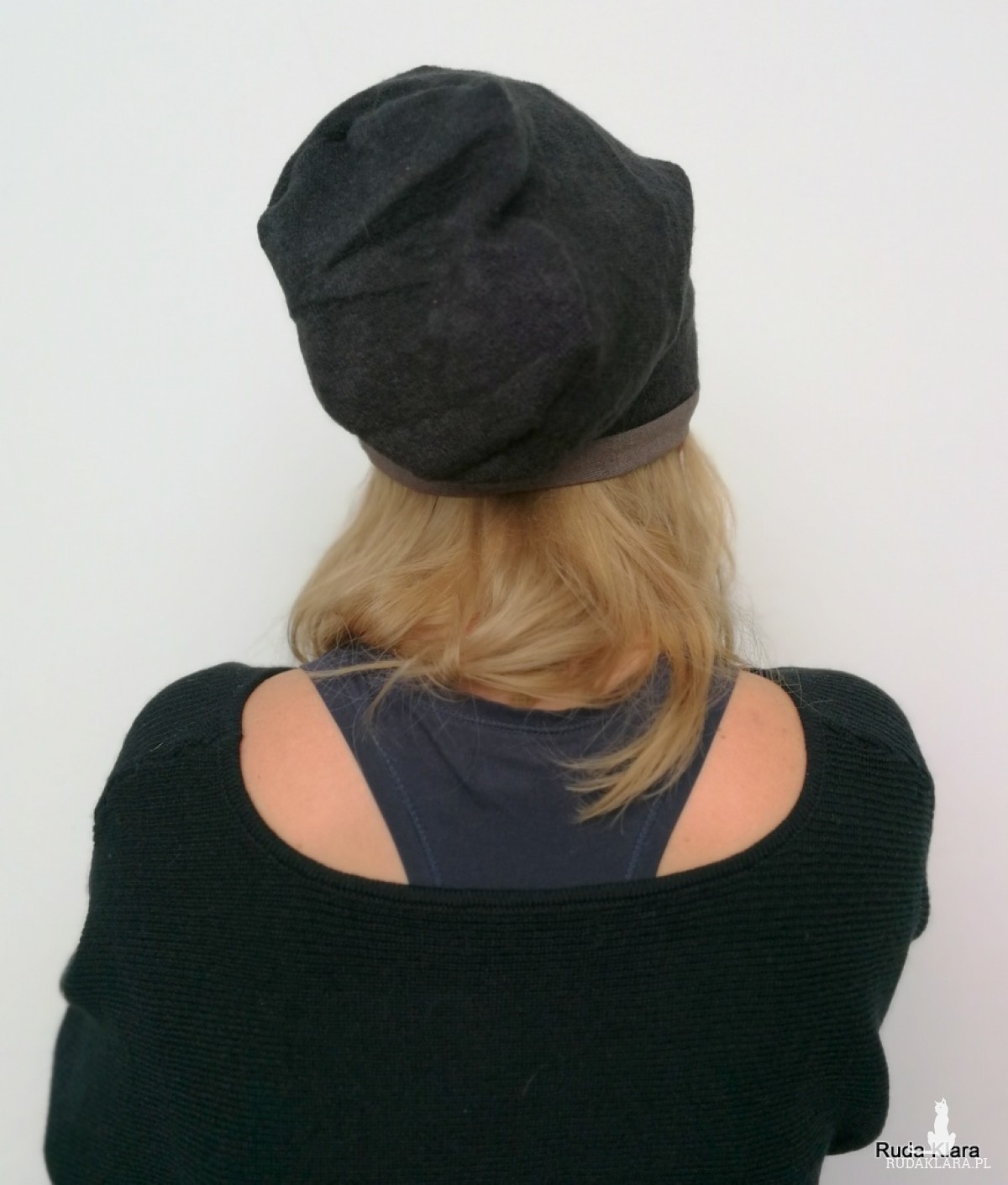 czarna damska czapka z dzianiny swetrowej przylegająca do głowy, czapka dla dziecka