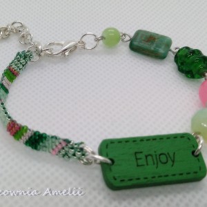 delikatna bransoletka z plecioną wstawką