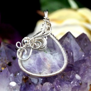 Ametyst, Srebrny wisiorek z ametystem, ręcznie wykonany, prezent dla niej, prezent dla mamy, prezent urodzinowy, niepowtarzalna biżuteria