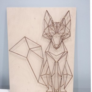 Geometryczny obraz string art lisek