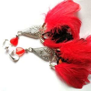 klipsy etno boho handmade wiszące długie czerwone pióra- box x1-polecam pojedyncza sztuka