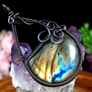 Labradoryt, miedziany wisior z labradorytem, ręcznie wykonany, prezent dla niej, prezent dla mamy, prezent urodzinowy, handmade, wire wrapped