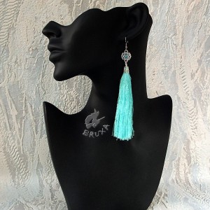 Turkusowe kolczyki chainmaille z chwostem