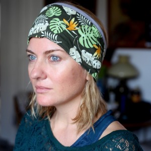 opaska damska sportowa w kwiatowe liściaste wzory wiosenna rower joga