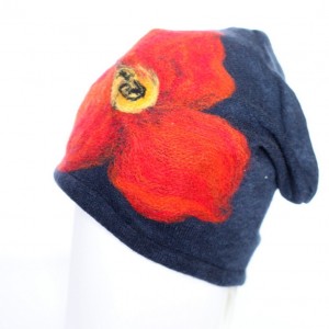 czapka handmade wełniana z kwiatem