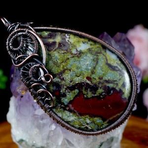 Krwawnik, Miedziany wisior z kamieniem krwistym, heliotrop, ręcznie wykonany, prezent dla niej, prezent dla mamy, prezent urodzinowy