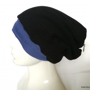 czapka damska czarna góra w paski z doczepionym fikcyjnym suwakiem