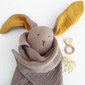 pierwsza przytulanka - króliczek muślinowy - króliś tuliś - szmaciany króliczek pieluszka