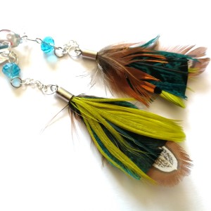 klipsy piórka kolorowe lekkie wiosenne