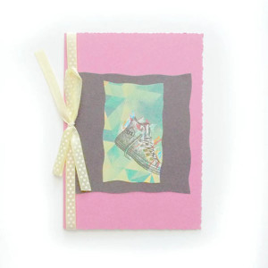 różowa kartka bez życzeń, kartki na różne okazje, kartka z tenisówką, kartka z trampkiem, karta sportowa, sport kartka, młodzieżowe kartki