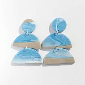 kolczyki taupe z niebieskim