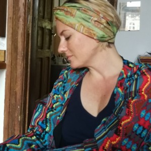 opaska turbanowa odcienie zieleni w brązach wiosenna