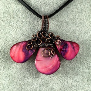 Miedziany naszyjnik z różowej masy perłowej, ręcznie wykonany, prezent dla niej, prezent dla siostry, urodzinowy, walentynki