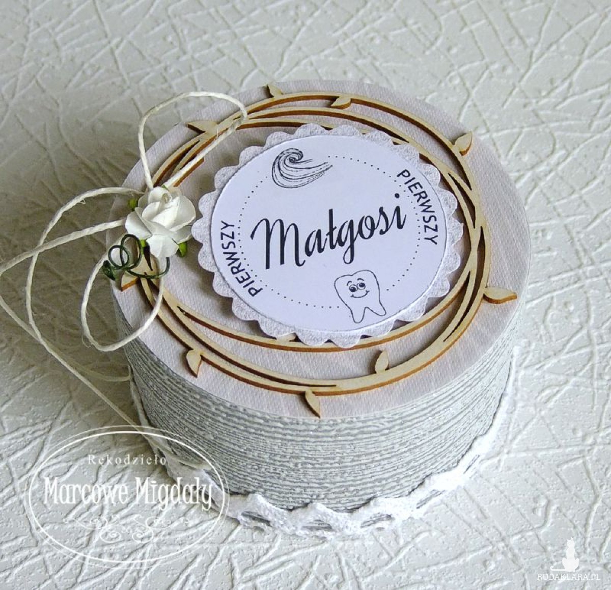 Pierwszy ząbek, loczek, personalizowane pudełeczko z życzeniami