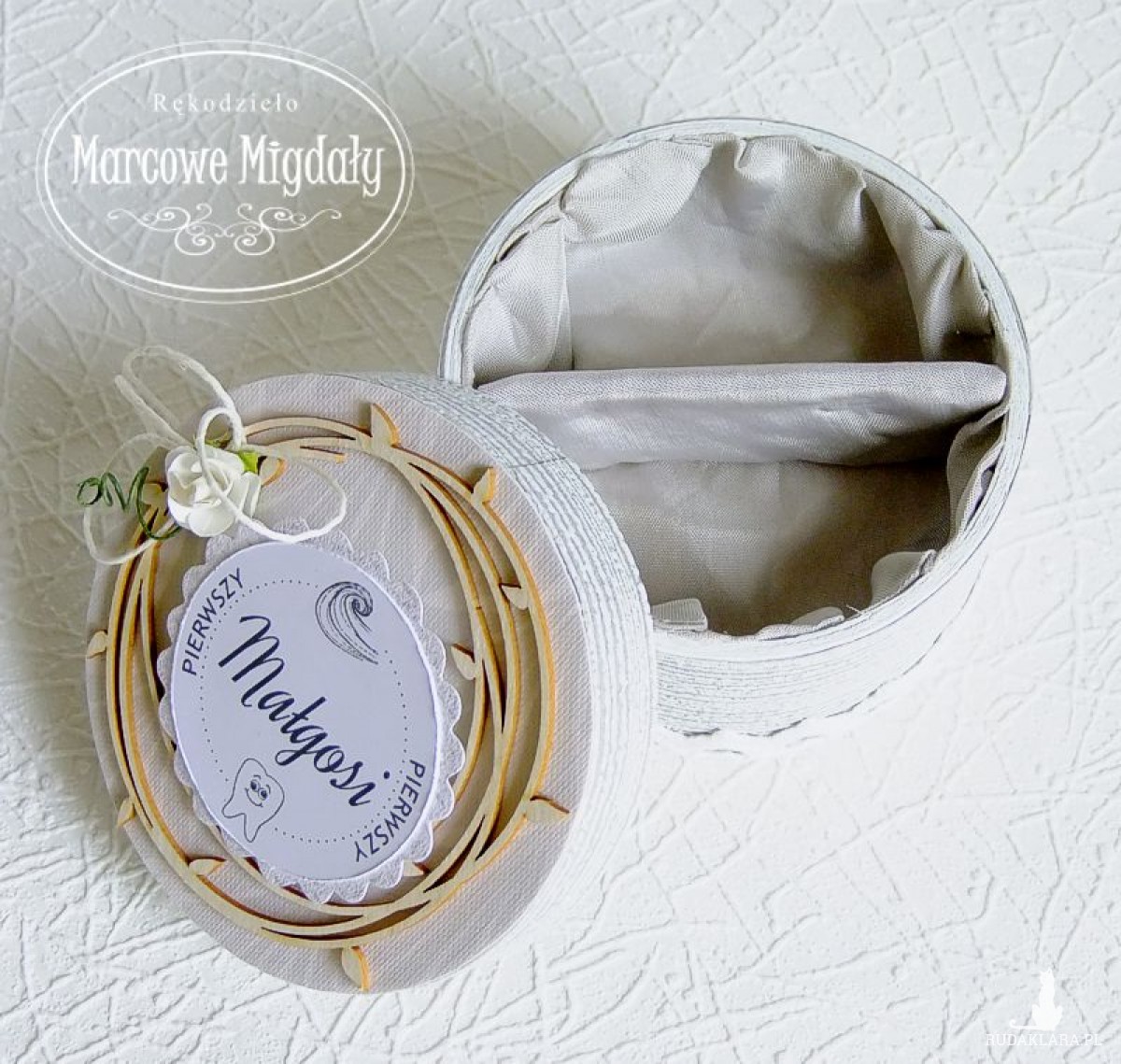 Pierwszy ząbek, loczek, personalizowane pudełeczko z życzeniami