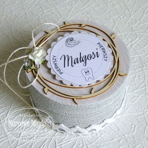 Pierwszy ząbek, loczek, personalizowane pudełeczko z życzeniami