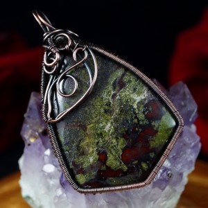 Krwawnik, Miedziany wisior z kamieniem krwistym, heliotrop, ręcznie wykonany, prezent dla niej, prezent dla mamy, prezent urodzinowy