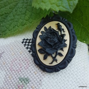 Broszka Camea Czarna Róża