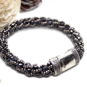 bransoletka z kryształków zapinana na ozdobny magnes