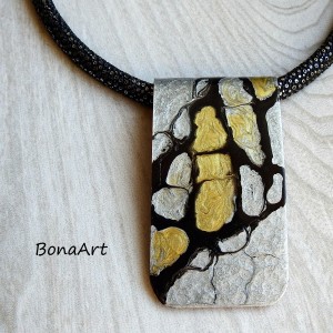 Zawieszka ręcznie malowana "Labirynt cieni"