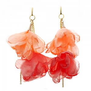 Pastelowe kolczyki kwiatowe z łańcuszkiem c857-9