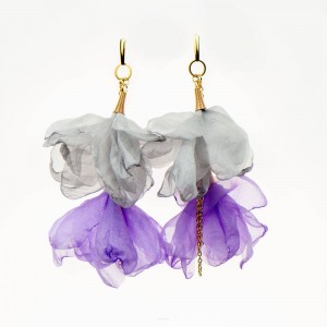 Liliowe kolczyki kwiatowe z łańcuszkiem c857-11