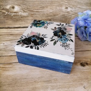 Pudełko na drobiazgi w kwiaty