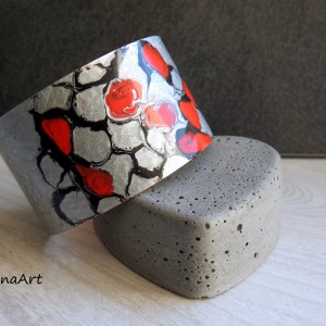 Bransoleta "Srebrny labirynt z czerwienią" ręcznie malowana