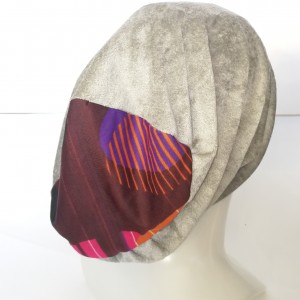 Czapka damska kolor srebrno jasno szary