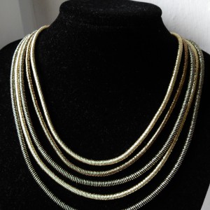 Sznurkowy naszyjnik "Delikatnie złoty"