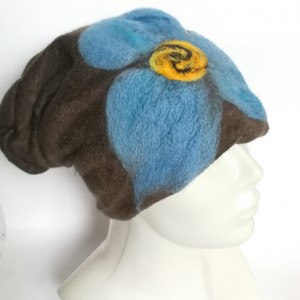 czapka damska wełniana bez z kwiatem