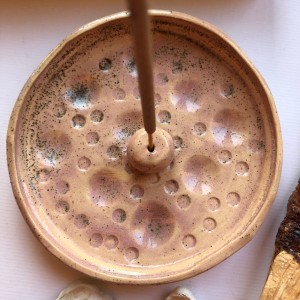 PALOLOPULI podstawka na kadzidełko