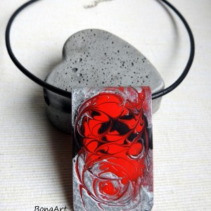 Zawieszka "Radość w czerwieni"