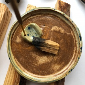 PALOLOPULI podstawka na kadzidełko i palosanto