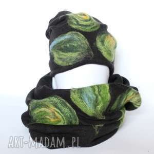 czarny wełniany komplet w kwiaty idealny na zimę filcowany wełną