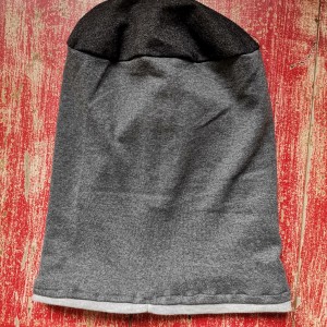 Czapka szara dzianinowa smerfetka