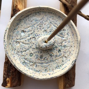 PALOLOPULI podstawka na kadzidełko