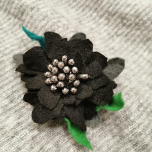 Broszka z filcu