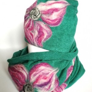 turkus  wełniany komplet w kwiaty idealny na zimę filcowany wełną