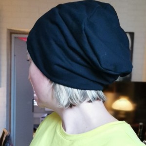 czapka damska czarna codzienna