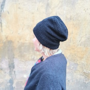 Czapka czarna baranek