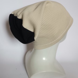 czapka z dzianiny swetrowej ecru i czarny unisex