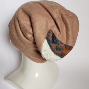 Czapka damska beżowa