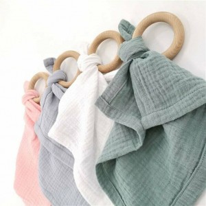 szmatka przytulanka + drewniany gryzak