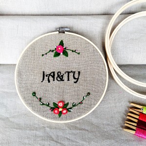 Tamborek haftowany - haft ręczny dowolny napis