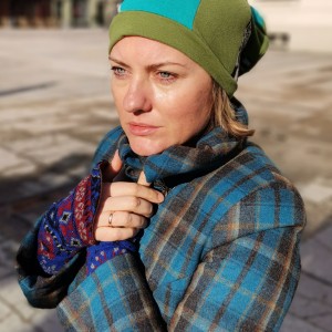 Czapka damska  długa smerfetka