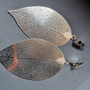 Klipsy wiszące liście