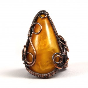 Bursztyn, Miedziany pierścionek z bursztynem, ręcznie wykonany, prezent dla niej prezent dla mamy, prezent urodzinowy biżuteria autorska